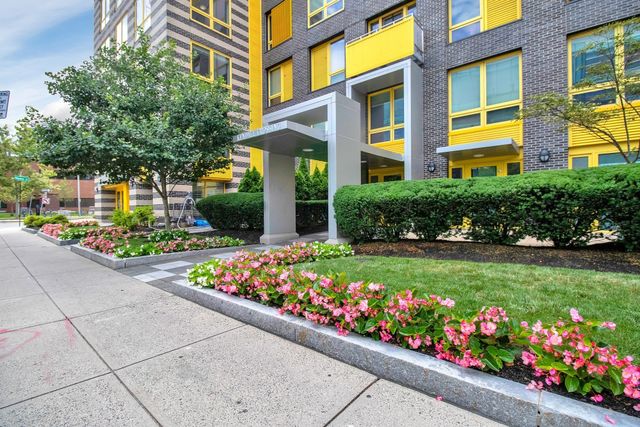 157 Sixth Street 702, Cambridge, MA 02142