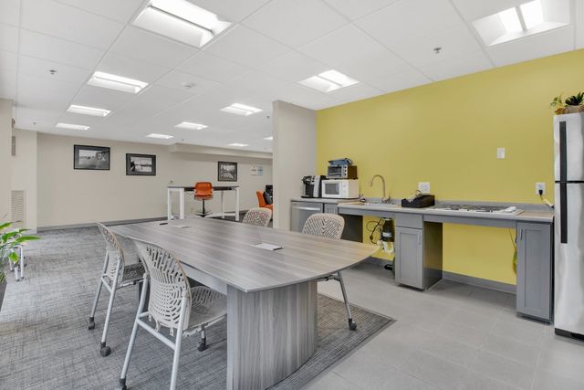 157 Sixth Street 702, Cambridge, MA 02142