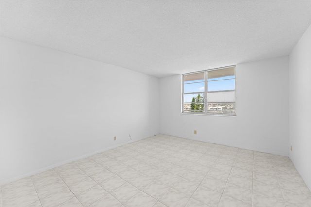 2851 S Ocean Boulevard F-6, Boca Raton, FL 33432