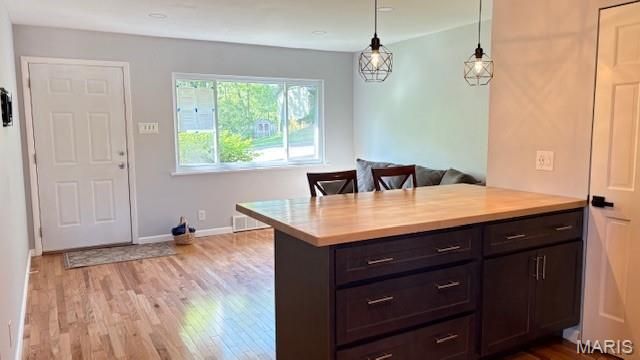 4312 Norcrest, St Louis, MO 63129