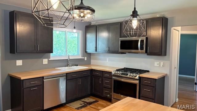 4312 Norcrest, St Louis, MO 63129