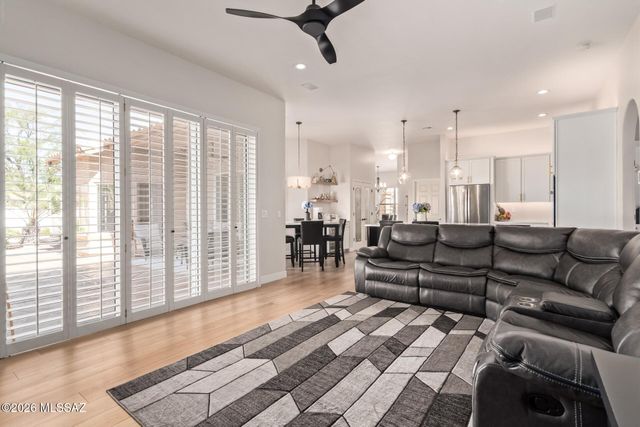 1738 W Lost Moon Court, Tucson, AZ 85737