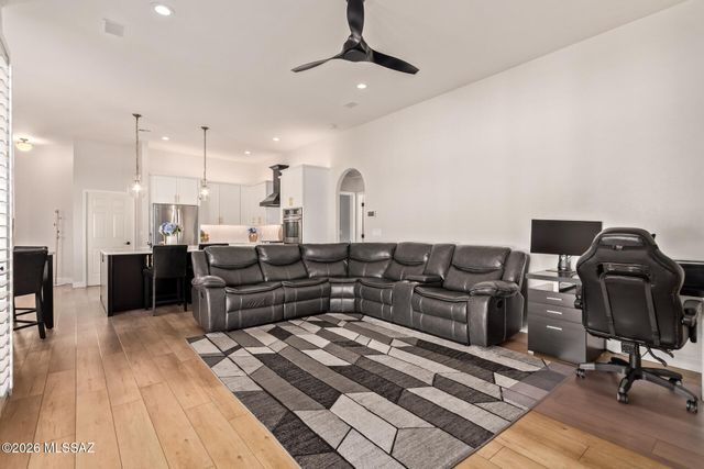 1738 W Lost Moon Court, Tucson, AZ 85737