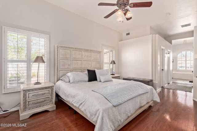 1738 W Lost Moon Court, Tucson, AZ 85737