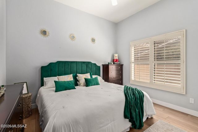 1738 W Lost Moon Court, Tucson, AZ 85737