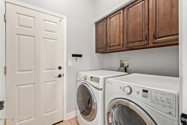 1738 W Lost Moon Court, Tucson, AZ 85737