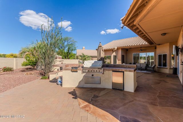 1738 W Lost Moon Court, Tucson, AZ 85737