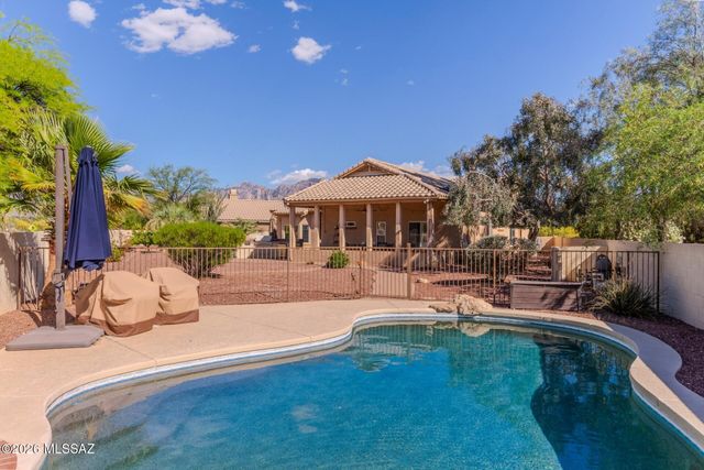 1738 W Lost Moon Court, Tucson, AZ 85737