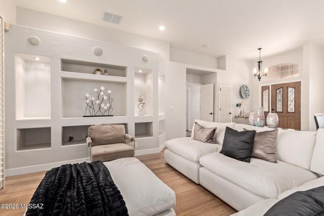 1738 W Lost Moon Court, Tucson, AZ 85737