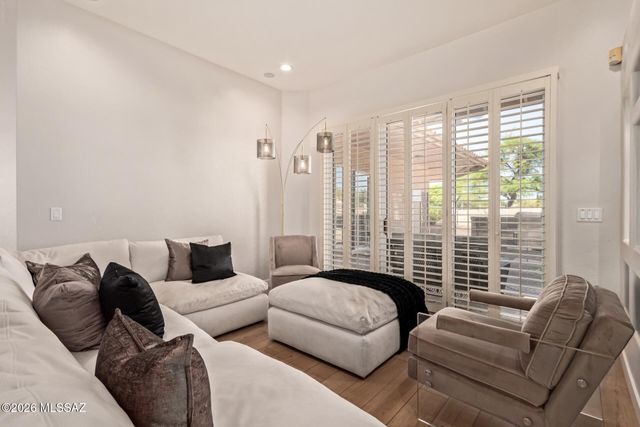 1738 W Lost Moon Court, Tucson, AZ 85737