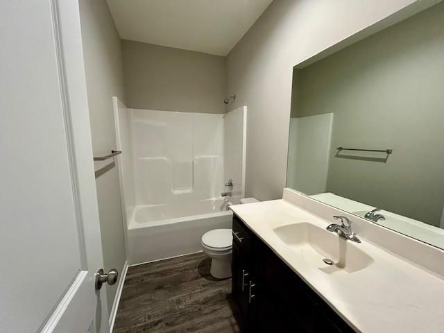 21801 Southcreek Road, Peculiar, MO 64078