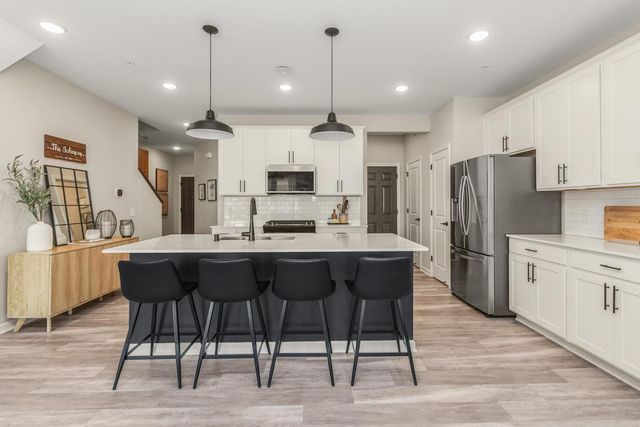 9607 4th Street N, Lake Elmo, MN 55042