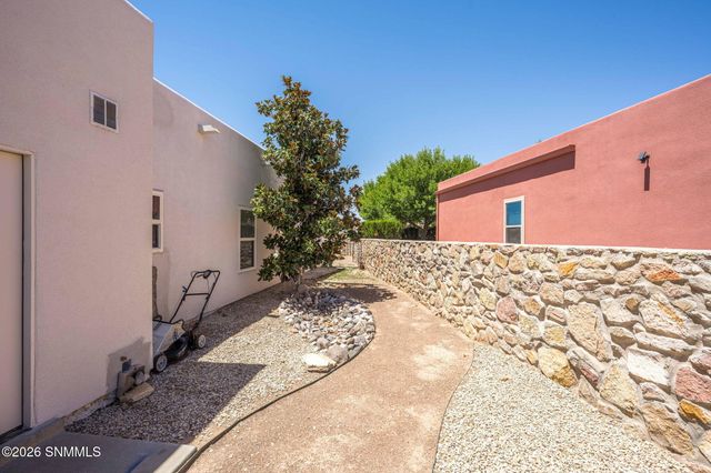 4051 Bella Sierra Drive, Las Cruces, NM 88011