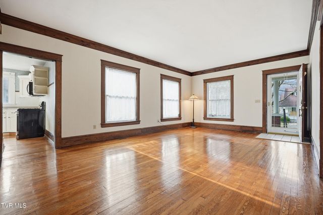 113 West 2nd Street, Big Stone Gap, VA 24219