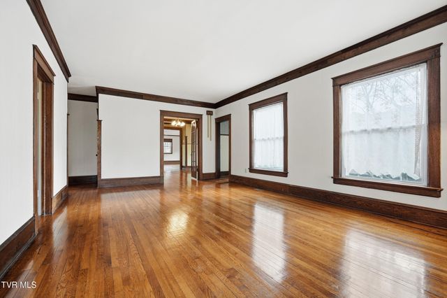 113 West 2nd Street, Big Stone Gap, VA 24219