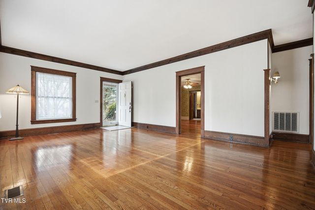 113 West 2nd Street, Big Stone Gap, VA 24219