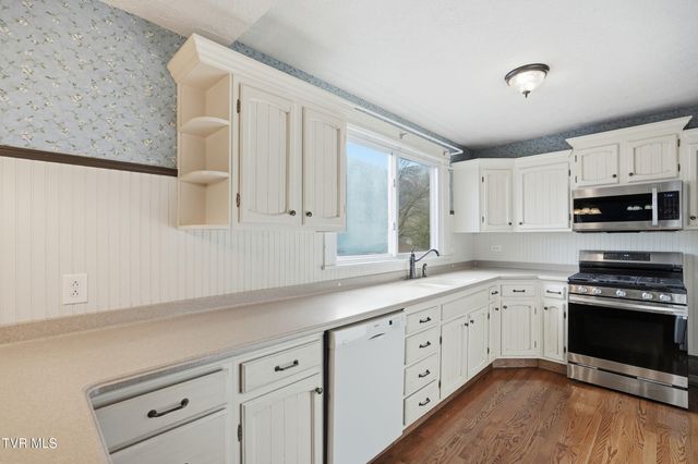 113 West 2nd Street, Big Stone Gap, VA 24219