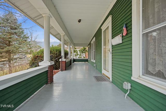 113 West 2nd Street, Big Stone Gap, VA 24219