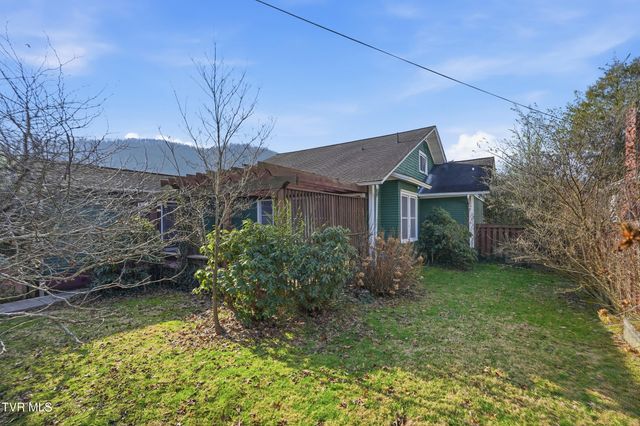 113 West 2nd Street, Big Stone Gap, VA 24219