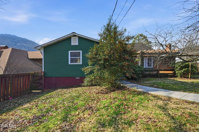 113 West 2nd Street, Big Stone Gap, VA 24219