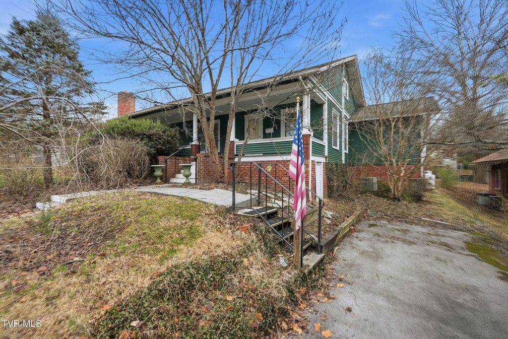 113 West 2nd Street, Big Stone Gap, VA 24219