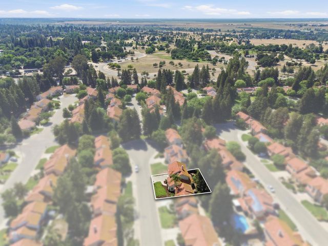 364 E Marwood Lane, Fresno, CA 93720