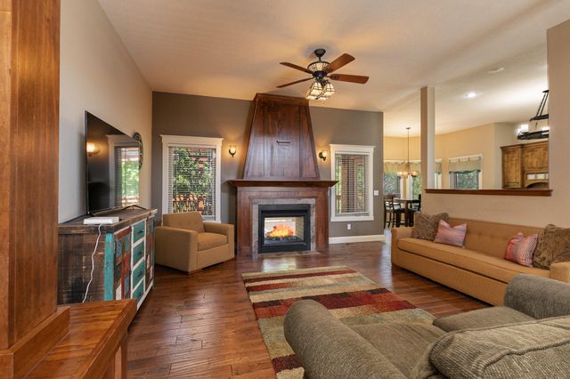 1277 Hayden Court E, Springfield, MO 65804
