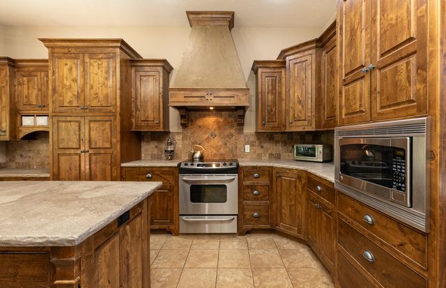 1277 Hayden Court E, Springfield, MO 65804