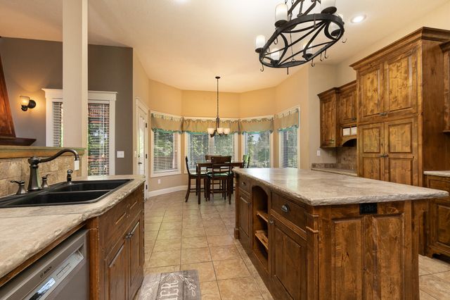 1277 Hayden Court E, Springfield, MO 65804