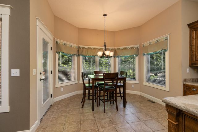 1277 Hayden Court E, Springfield, MO 65804