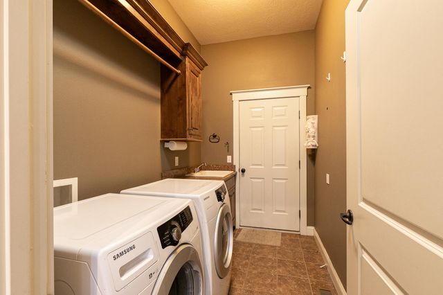 1277 Hayden Court E, Springfield, MO 65804