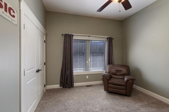 1277 Hayden Court E, Springfield, MO 65804