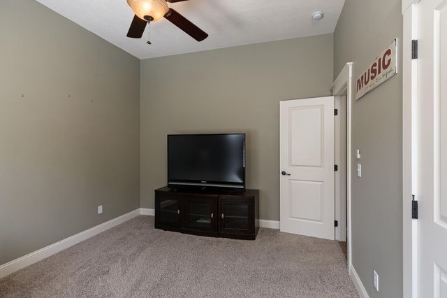 1277 Hayden Court E, Springfield, MO 65804