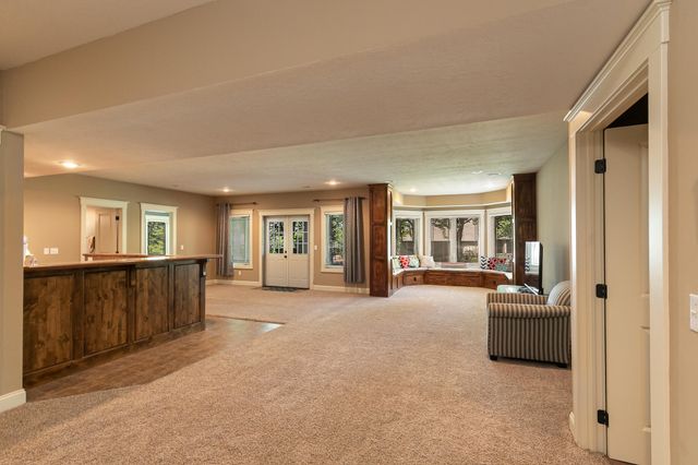 1277 Hayden Court E, Springfield, MO 65804