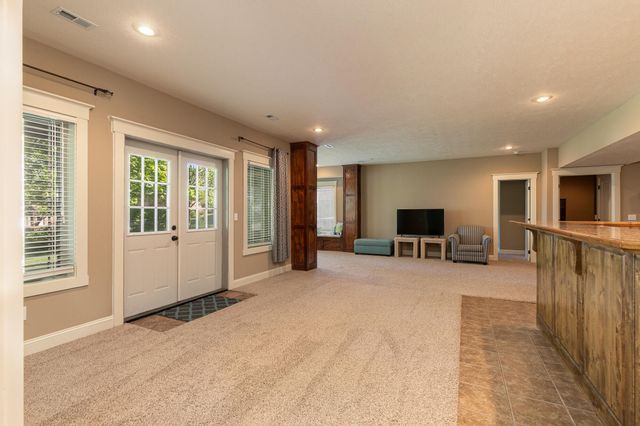 1277 Hayden Court E, Springfield, MO 65804