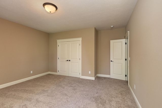 1277 Hayden Court E, Springfield, MO 65804