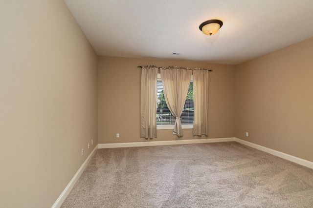 1277 Hayden Court E, Springfield, MO 65804