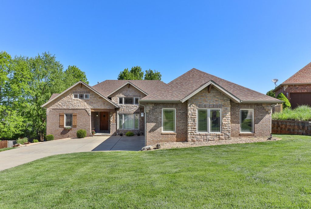 1277 Hayden Court E, Springfield, MO 65804