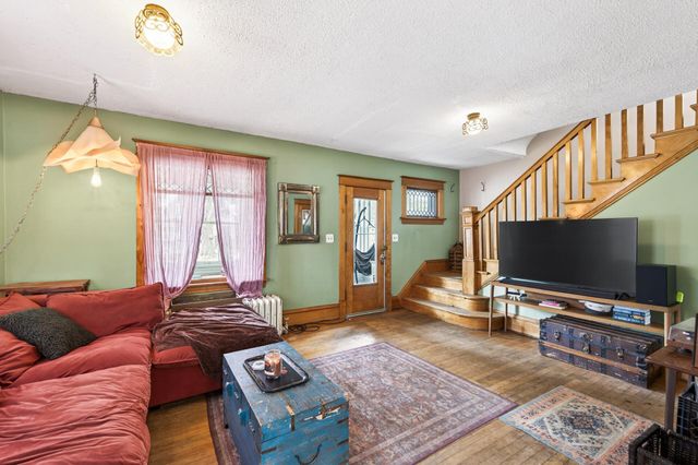 1363 Thomas Avenue, Saint Paul, MN 55104