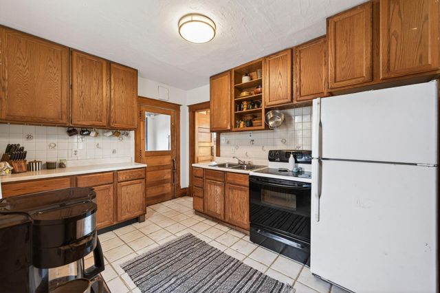 1363 Thomas Avenue, Saint Paul, MN 55104