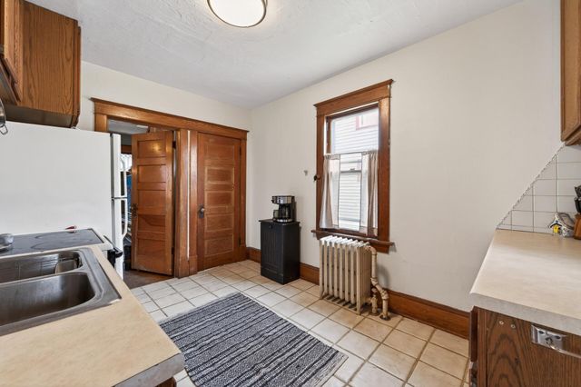 1363 Thomas Avenue, Saint Paul, MN 55104