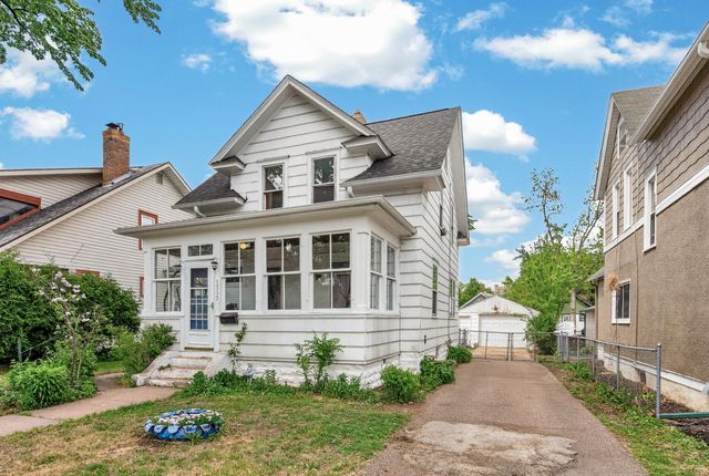 1363 Thomas Avenue, Saint Paul, MN 55104