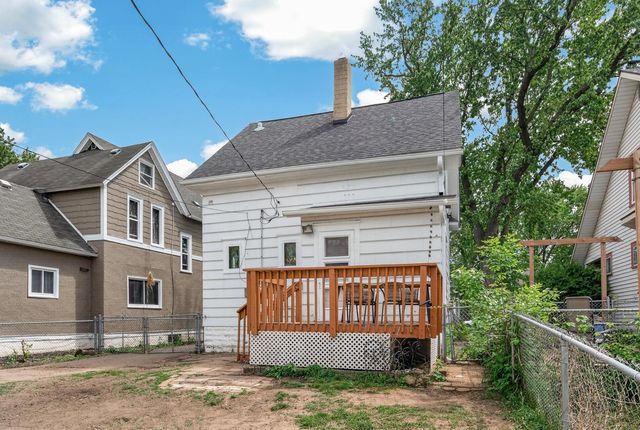 1363 Thomas Avenue, Saint Paul, MN 55104
