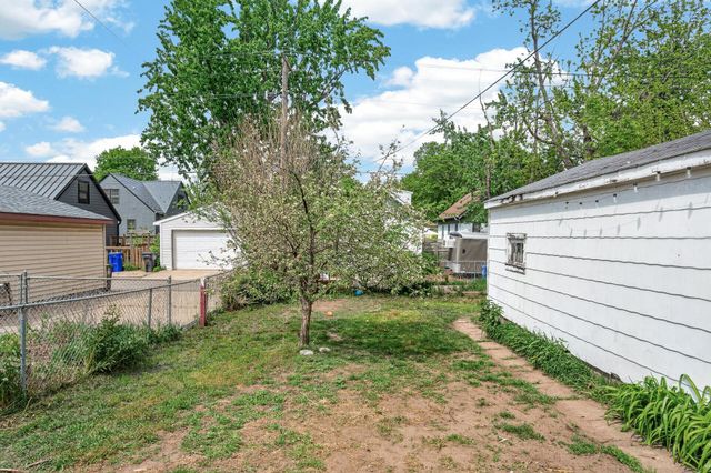 1363 Thomas Avenue, Saint Paul, MN 55104