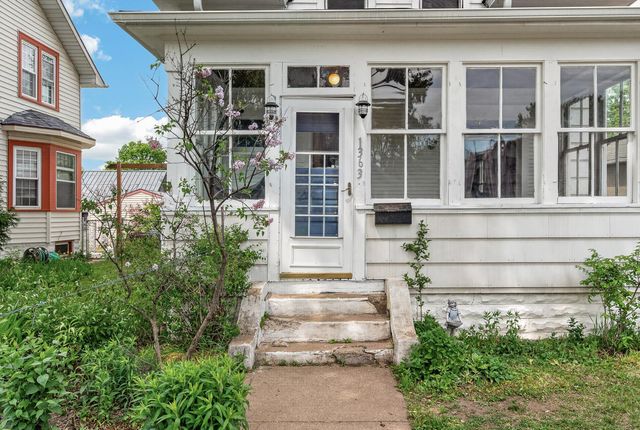 1363 Thomas Avenue, Saint Paul, MN 55104