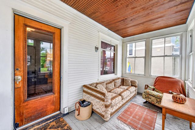 1363 Thomas Avenue, Saint Paul, MN 55104
