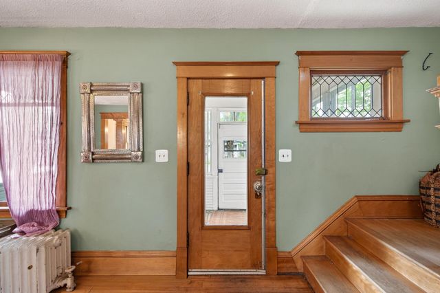 1363 Thomas Avenue, Saint Paul, MN 55104