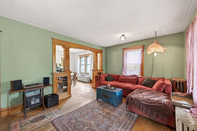 1363 Thomas Avenue, Saint Paul, MN 55104