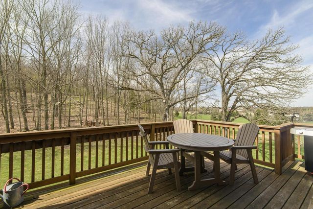 W328S8845 Oak Tree DRIVE, Mukwonago, WI 53149