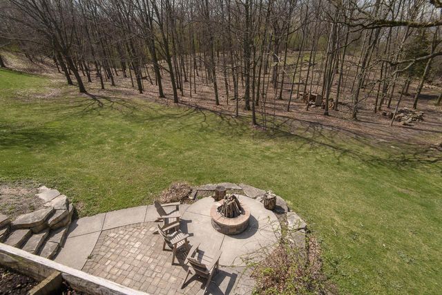 W328S8845 Oak Tree DRIVE, Mukwonago, WI 53149